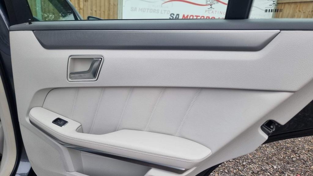 MERCEDES-BENZ E CLASS