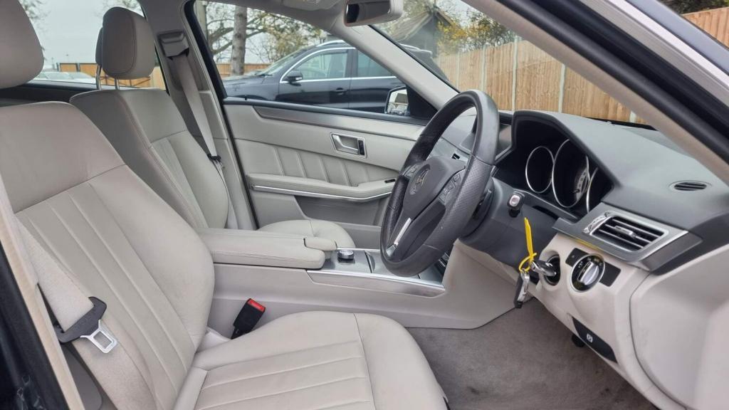 MERCEDES-BENZ E CLASS