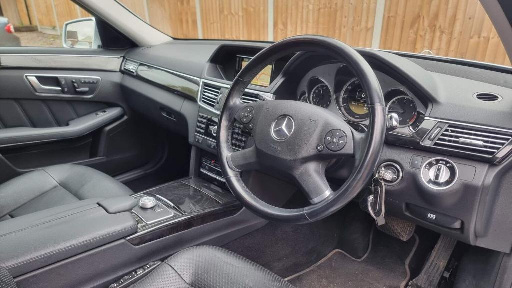 MERCEDES-BENZ E CLASS