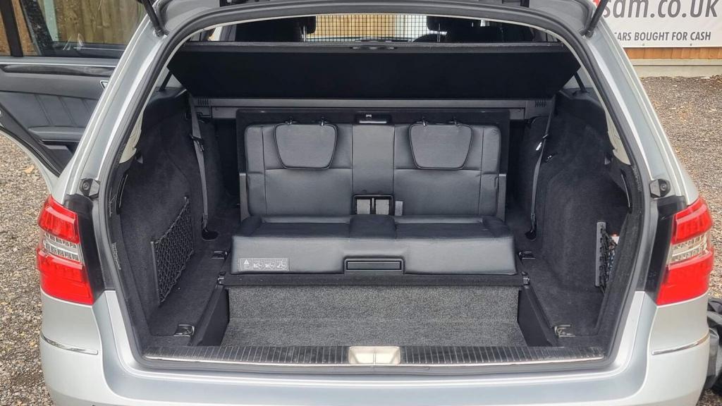 View MERCEDES-BENZ E CLASS 2.1 E250 CDI BlueEfficiency Avantgarde Tiptronic Euro 5 5dr