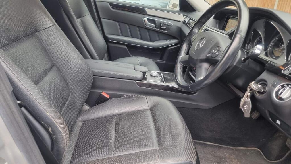 MERCEDES-BENZ E CLASS