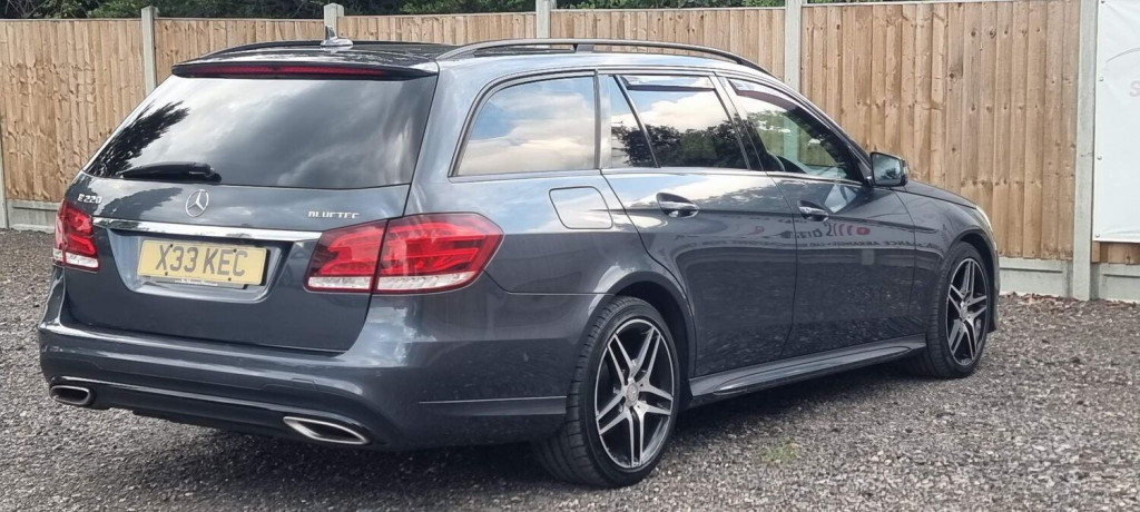 MERCEDES-BENZ E CLASS