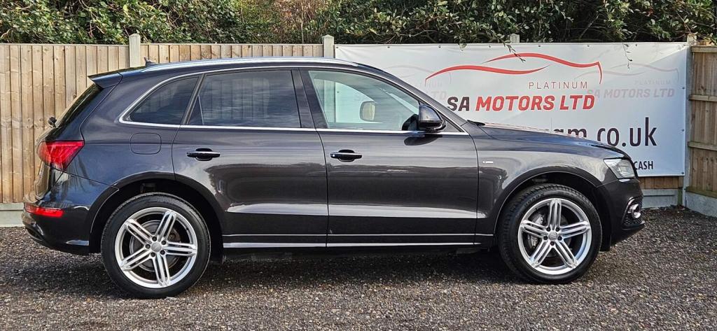 AUDI Q5
