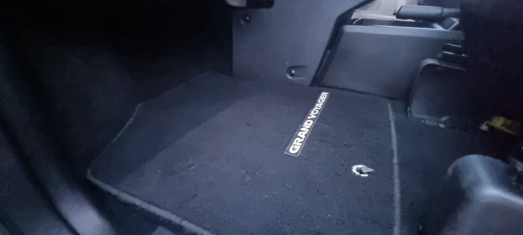 CHRYSLER GRAND VOYAGER