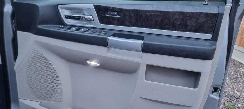 CHRYSLER GRAND VOYAGER