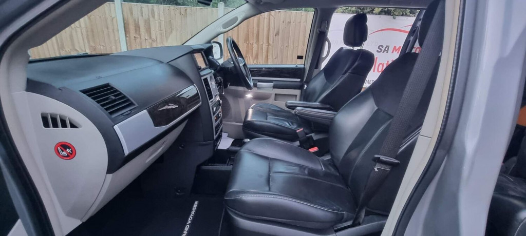 CHRYSLER GRAND VOYAGER