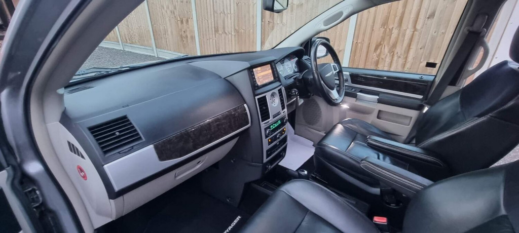 CHRYSLER GRAND VOYAGER