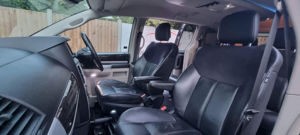 CHRYSLER GRAND VOYAGER