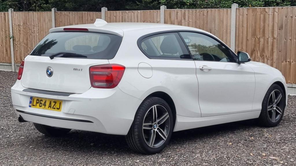 BMW 1 SERIES