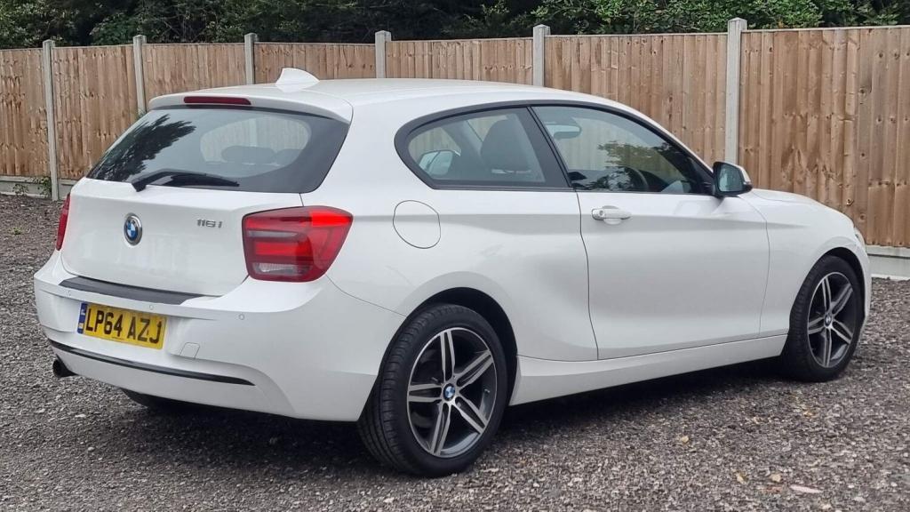 BMW 1 SERIES