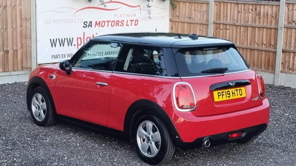 MINI HATCH