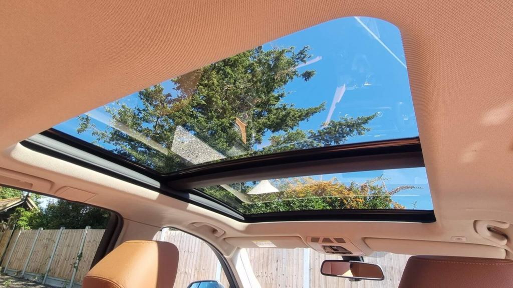 View BMW 3 SERIES 2.0 318d Luxury Touring Auto Euro 6 (s/s) 5dr