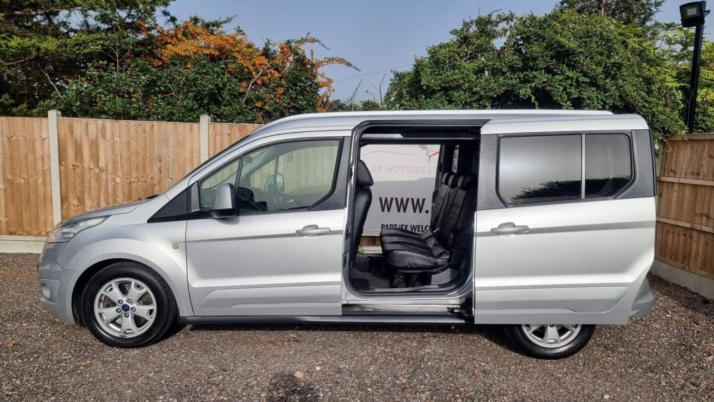 FORD GRAND TOURNEO CONNECT