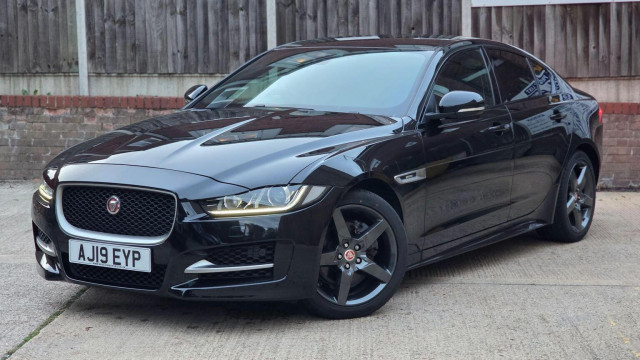 JAGUAR XE