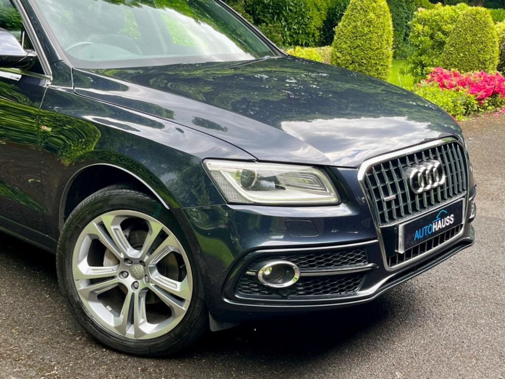 View AUDI Q5 2.0 TDI S line Plus