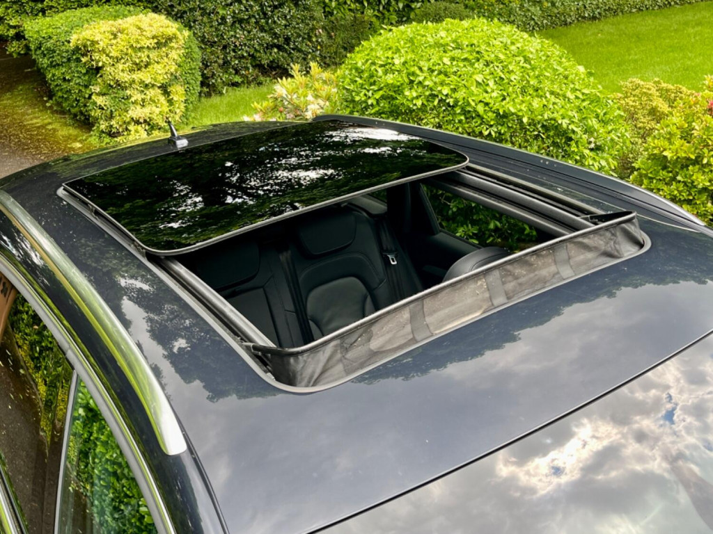 View AUDI Q5 2.0 TDI S line Plus