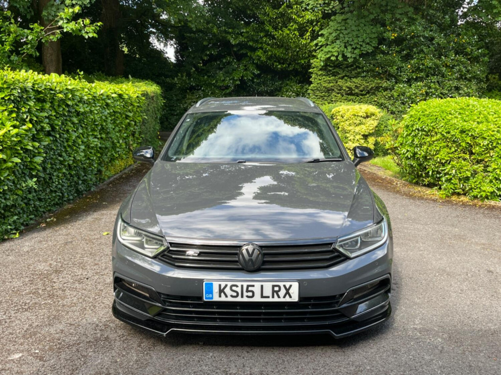 View VOLKSWAGEN PASSAT 2.0 TDI BlueMotion Tech R-Line