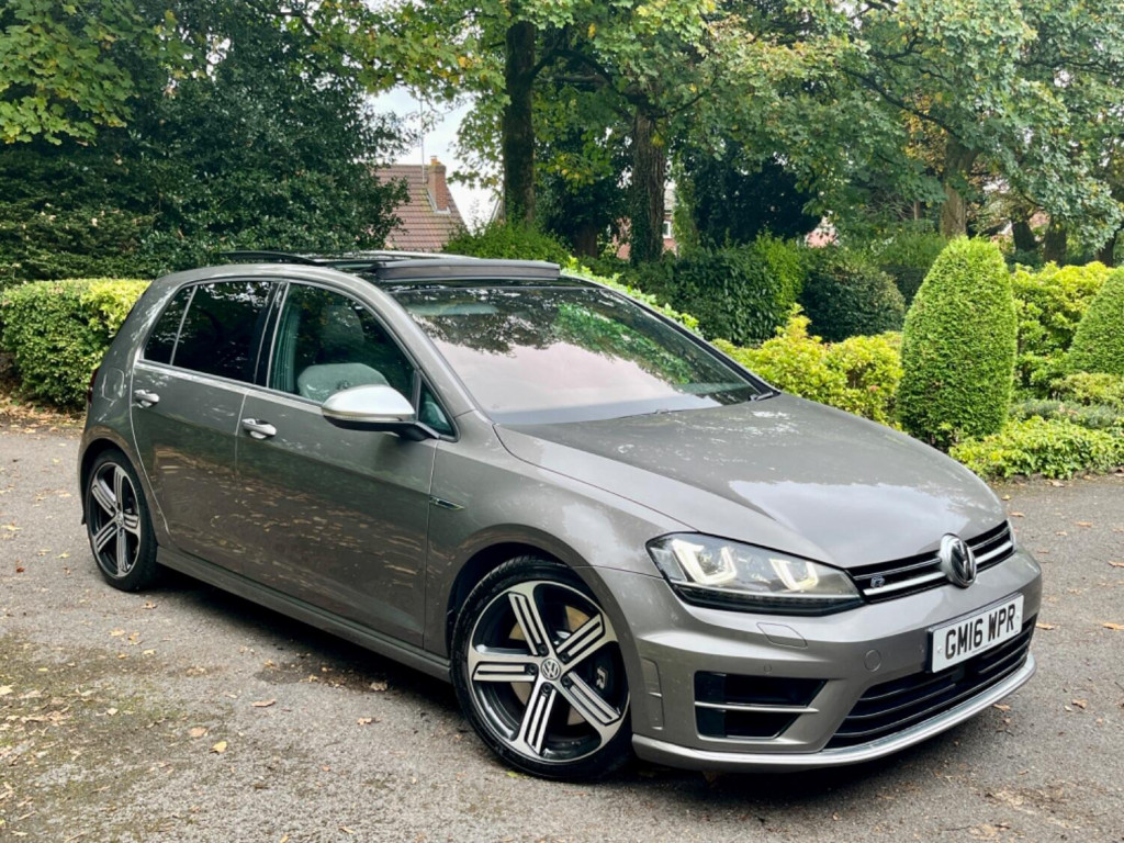 View VOLKSWAGEN GOLF 2.0 TSI BlueMotion Tech R