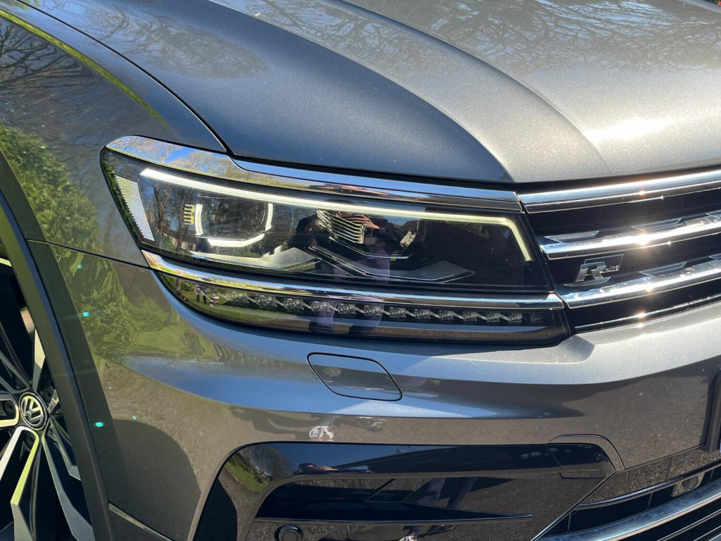 View VOLKSWAGEN TIGUAN 2.0 TDI BlueMotion Tech R-Line