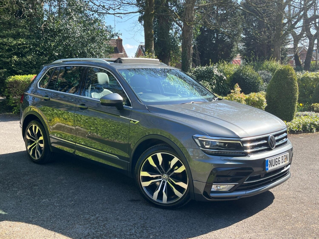 View VOLKSWAGEN TIGUAN 2.0 TDI BlueMotion Tech R-Line