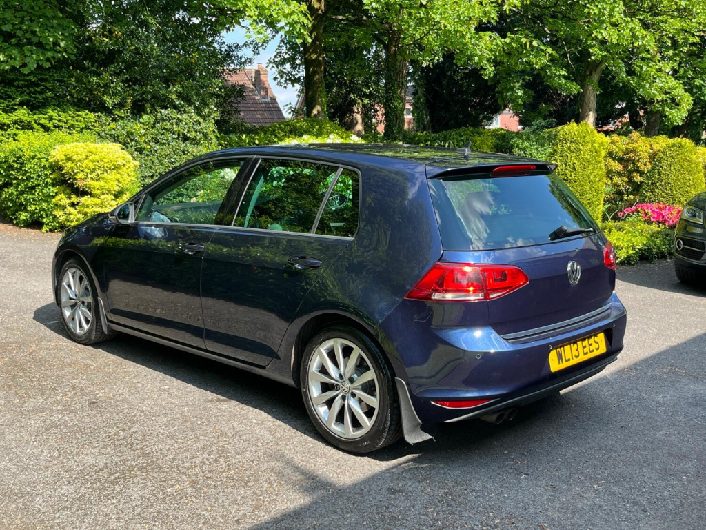 VOLKSWAGEN GOLF