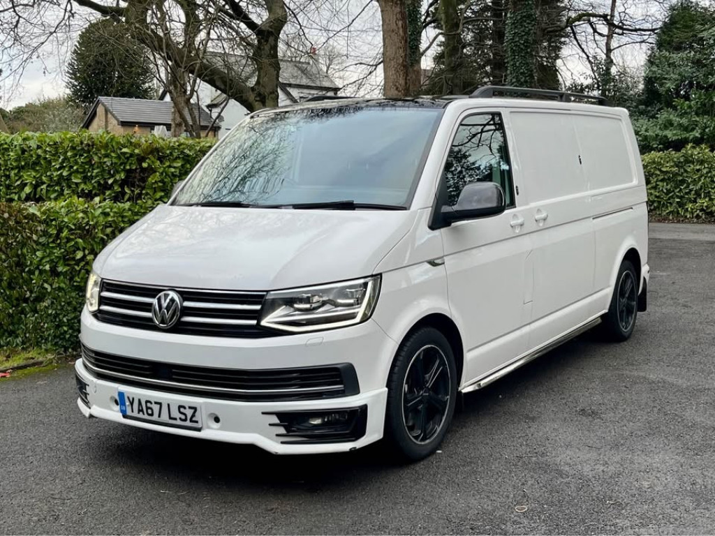 View VOLKSWAGEN TRANSPORTER SPORTLINE 2.0 BiTDI T32 BlueMotion Tech Sportline