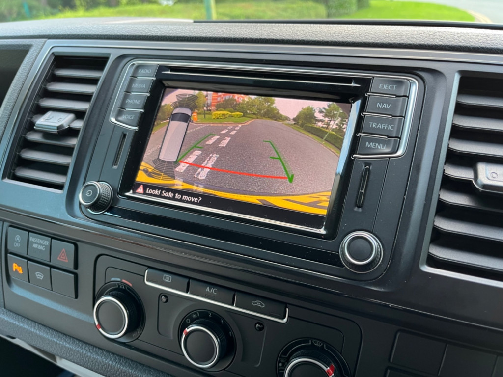 VOLKSWAGEN TRANSPORTER