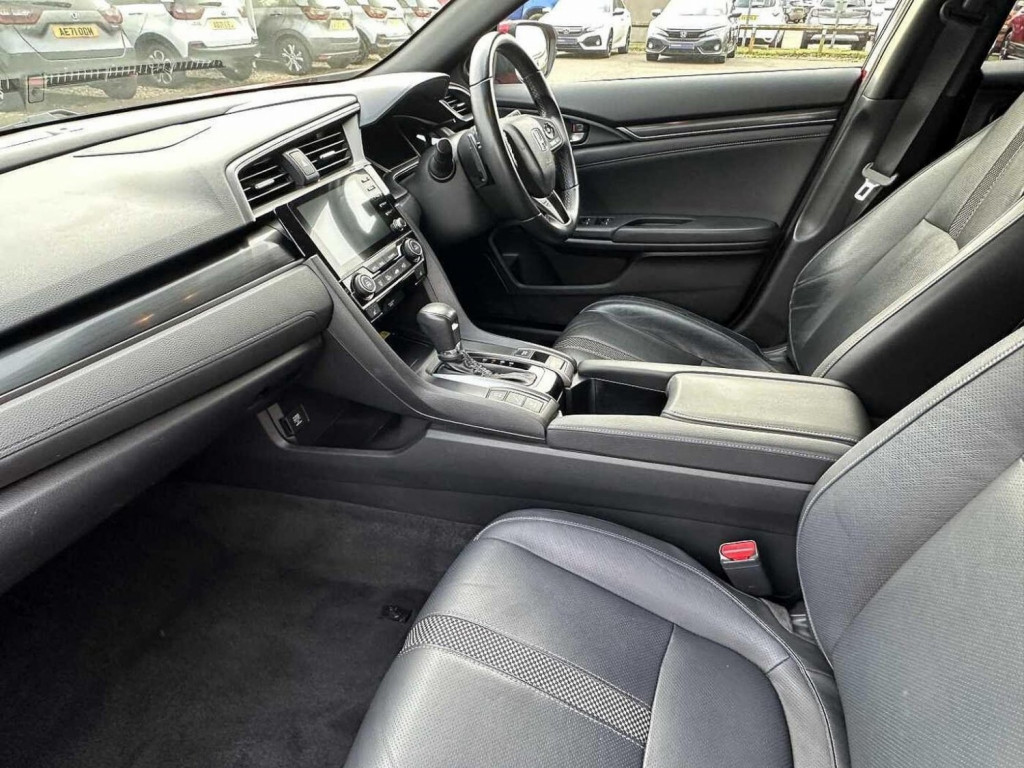 View HONDA CIVIC 1.0 VTEC Turbo EX CVT Euro 6 (s/s) 5dr