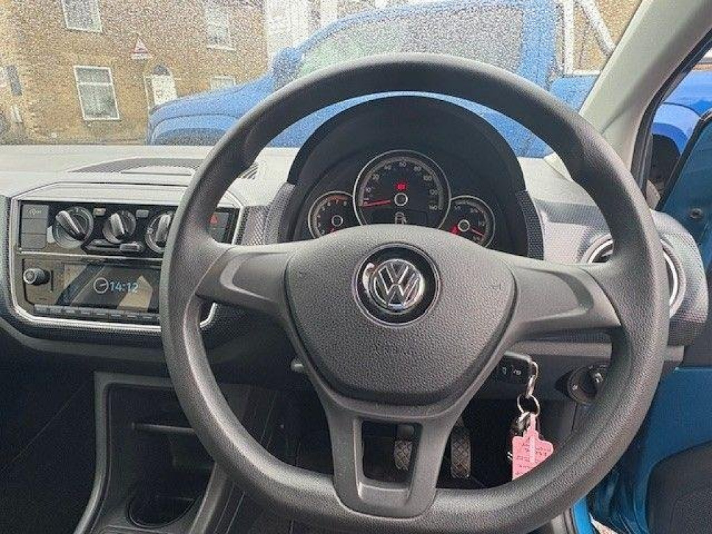 VOLKSWAGEN UP
