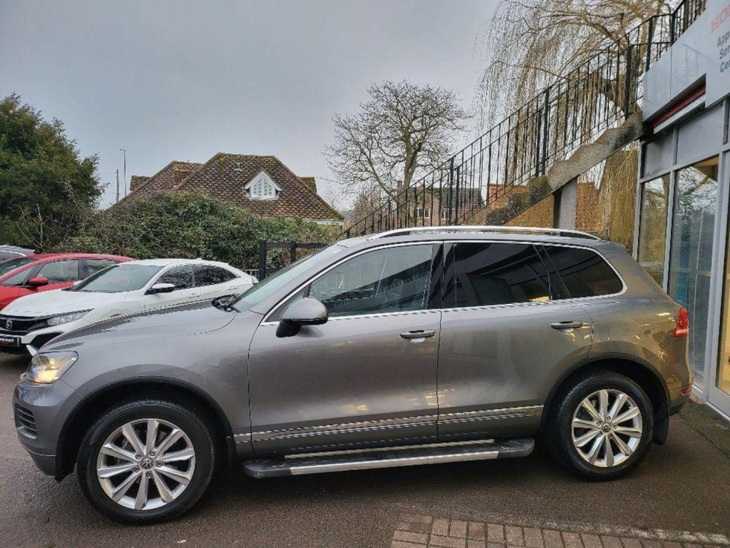 View VOLKSWAGEN TOUAREG 3.0 TDI V6 BlueMotion Tech SE Tiptronic 4WD Euro 5 (s/s) 5dr