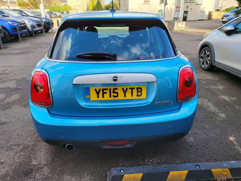 MINI HATCH