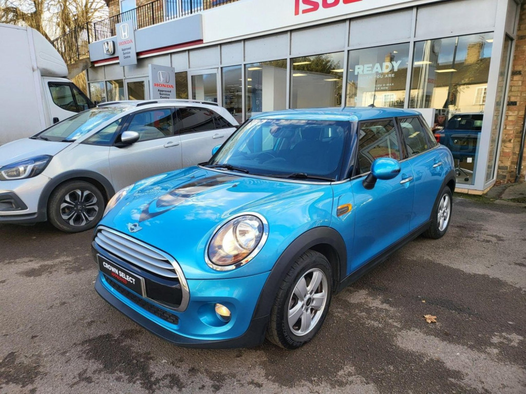 View MINI HATCH 1.5 Cooper D Euro 6 (s/s) 5dr