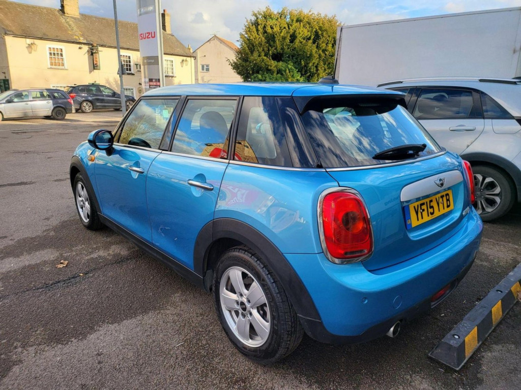 MINI HATCH