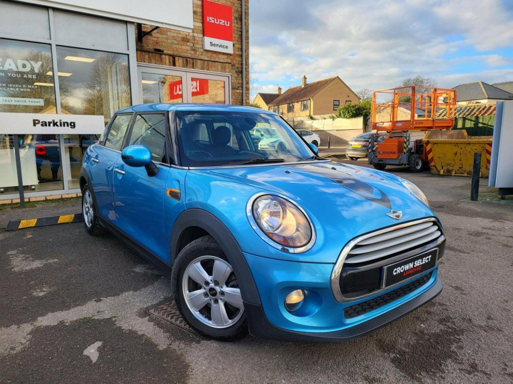 View MINI HATCH 1.5 Cooper D Euro 6 (s/s) 5dr
