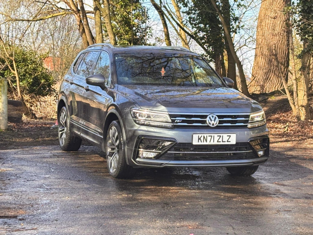 View VOLKSWAGEN TIGUAN ALLSPACE 2.0 TDI R-Line Tech DSG Euro 6 (s/s) 5dr