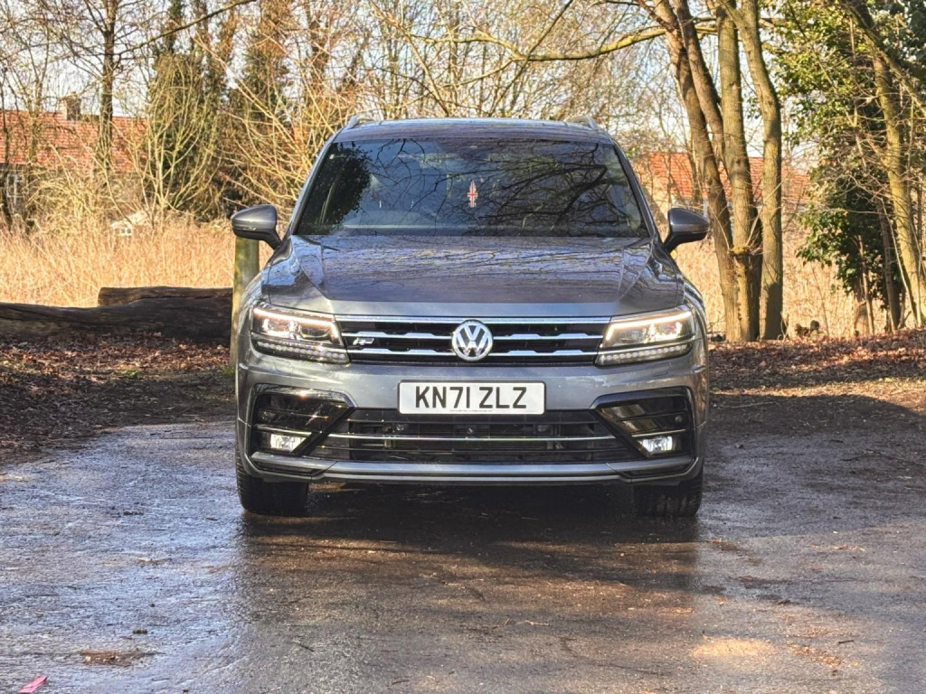 View VOLKSWAGEN TIGUAN ALLSPACE 2.0 TDI R-Line Tech DSG Euro 6 (s/s) 5dr