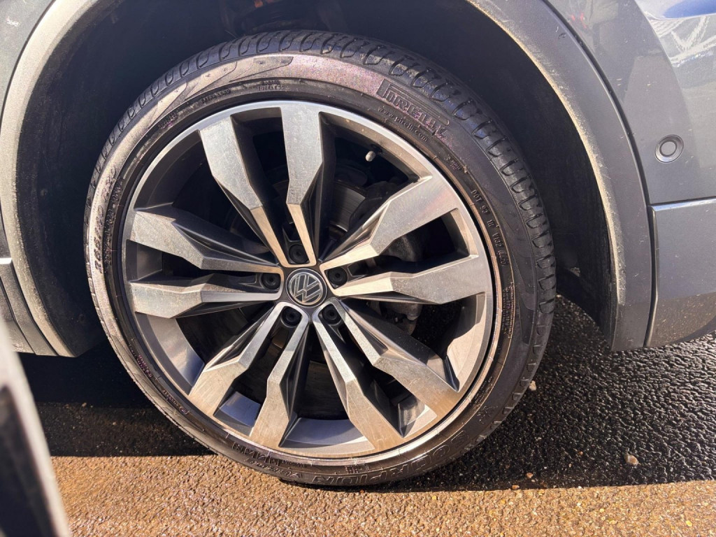 VOLKSWAGEN TIGUAN ALLSPACE