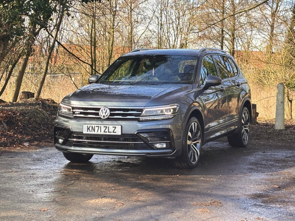 View VOLKSWAGEN TIGUAN ALLSPACE 2.0 TDI R-Line Tech DSG Euro 6 (s/s) 5dr