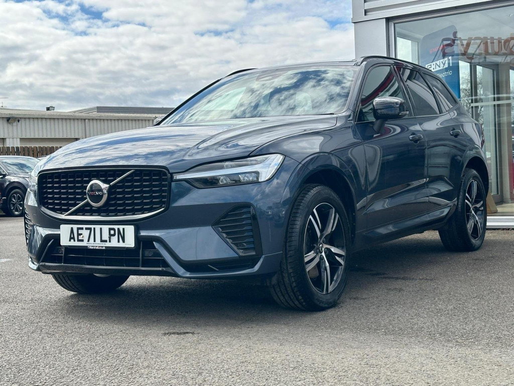 View VOLVO XC60 2.0 B5 MHEV R-Design Auto AWD Euro 6 (s/s) 5dr