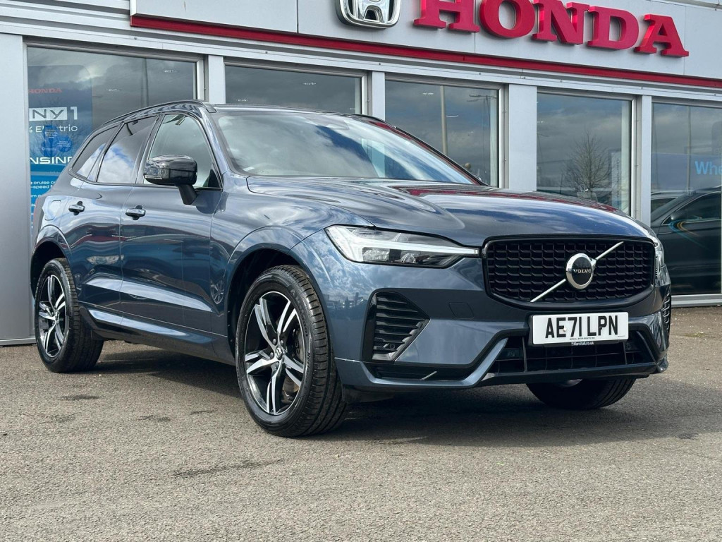 View VOLVO XC60 2.0 B5 MHEV R-Design Auto AWD Euro 6 (s/s) 5dr