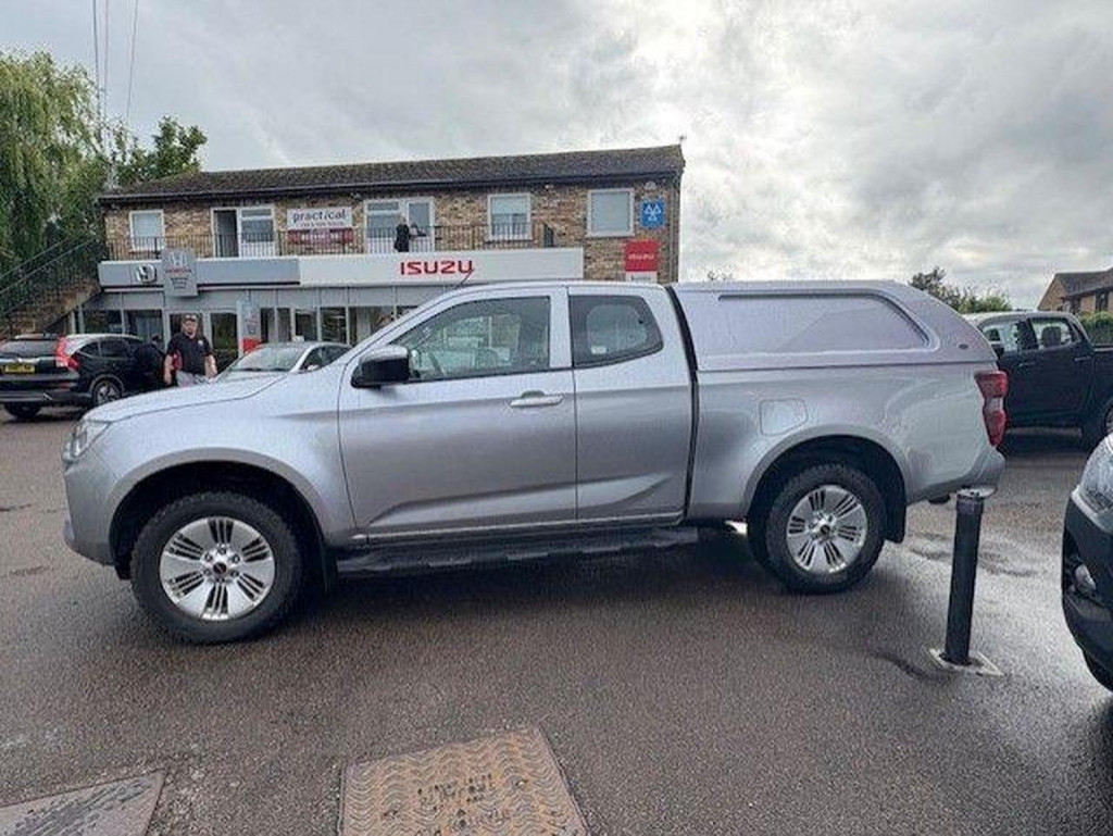 ISUZU D-MAX