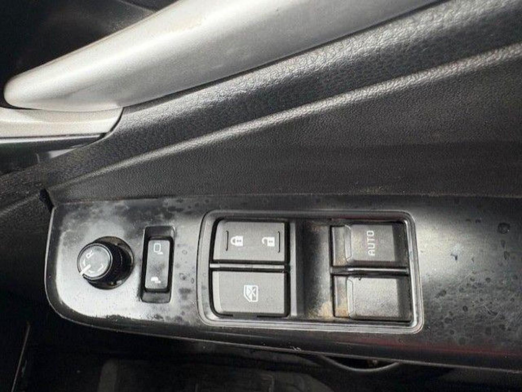 View ISUZU D-MAX 1.9 TD DL20 4WD Euro 6 (s/s) 2dr