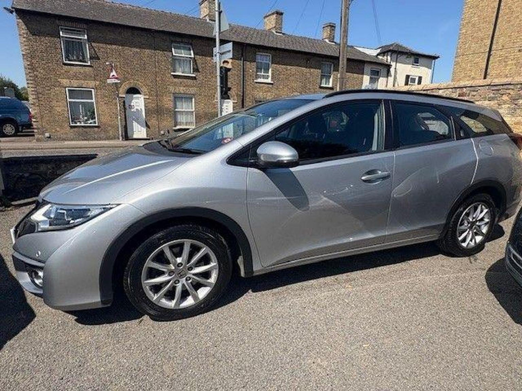 View HONDA CIVIC 1.6 i-DTEC SE Plus Tourer Euro 6 (s/s) 5dr (Navi)