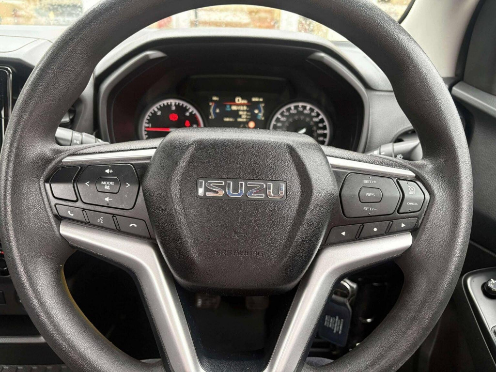 View ISUZU D-MAX 1.9 TD Utility 4WD Euro 6 (s/s) 2dr