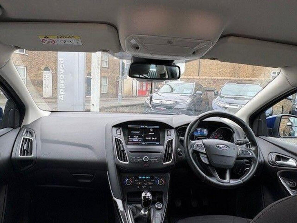 View FORD FOCUS 1.0T EcoBoost Titanium Euro 6 (s/s) 5dr