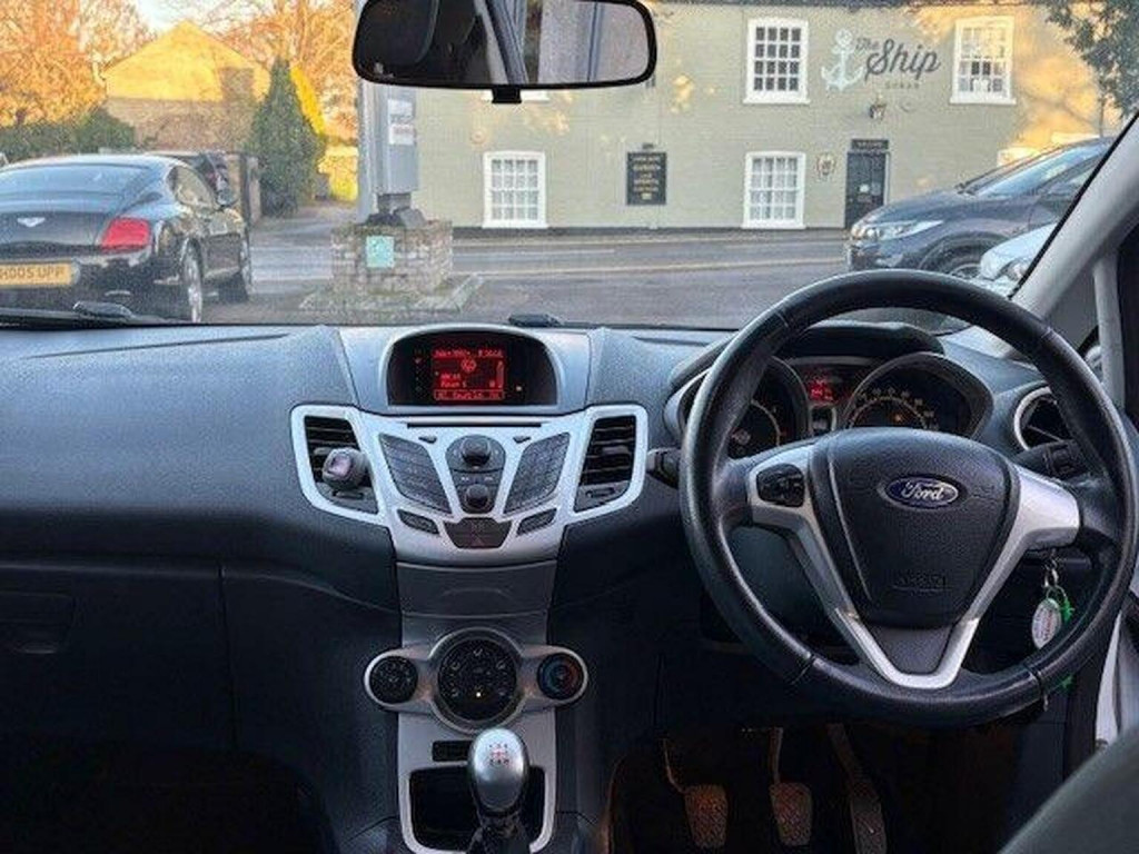 View FORD FIESTA 1.25 Zetec 3dr