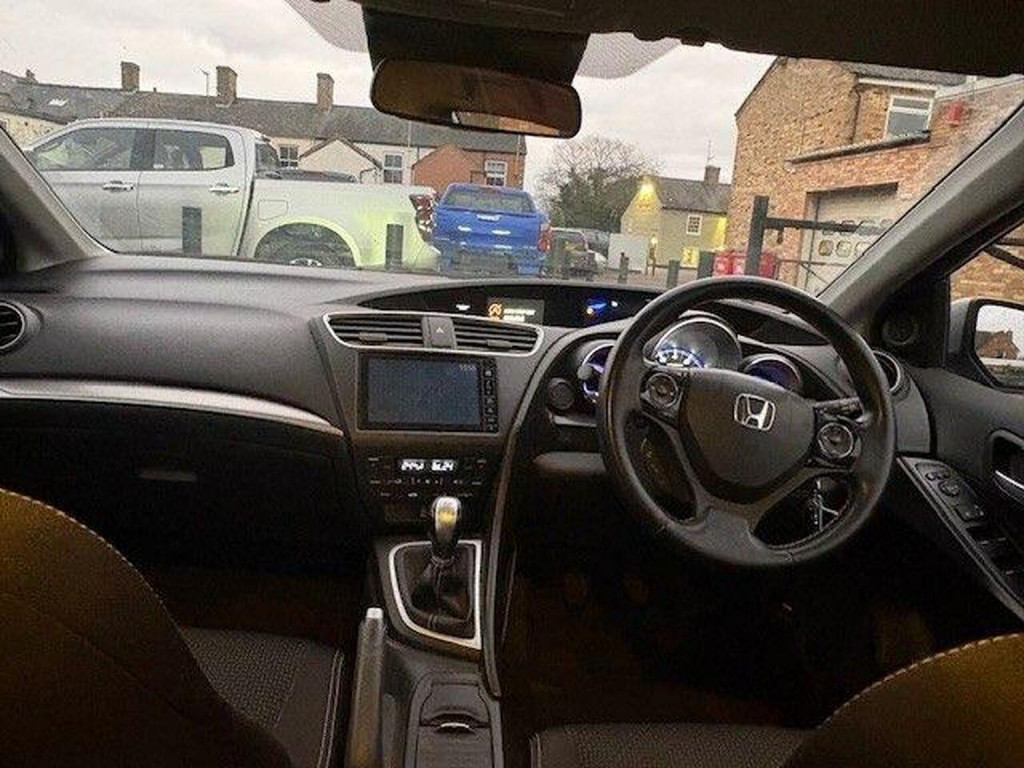 View HONDA CIVIC 1.8 i-VTEC SE Plus (Navi) Euro 6 (s/s) 5dr