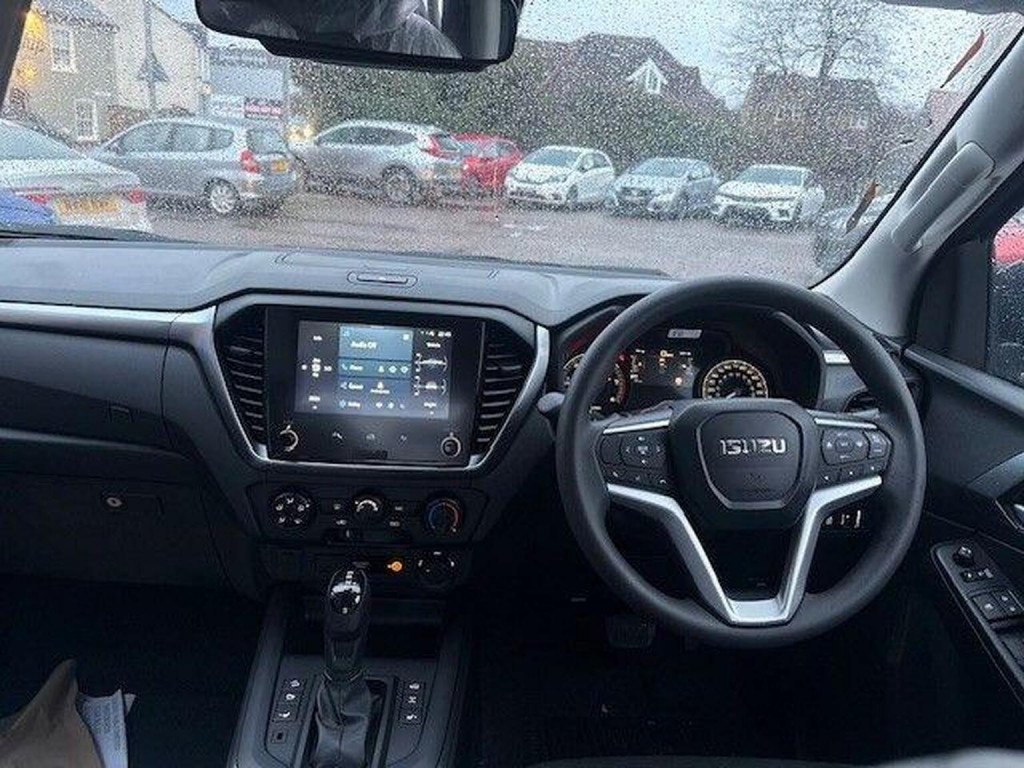 View ISUZU D-MAX 1.9 TD DL20 Auto 4WD Euro 6 (s/s) 4dr