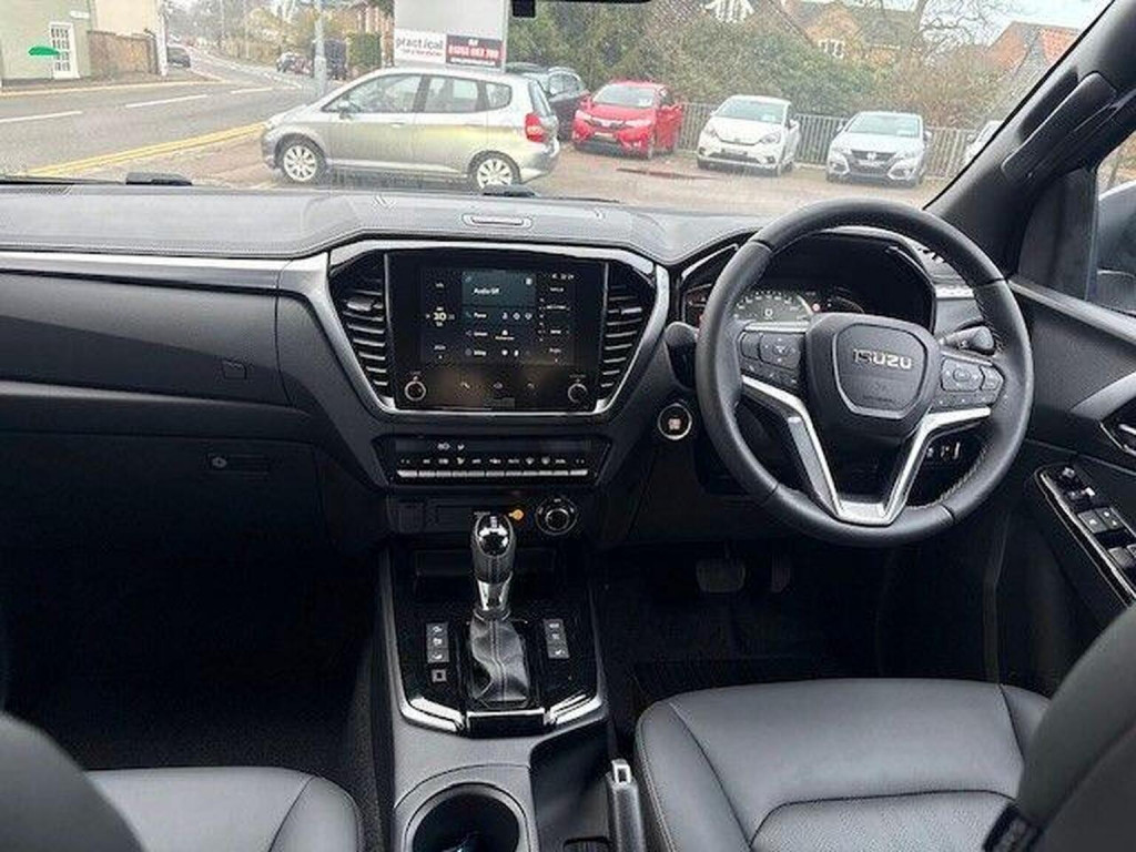 View ISUZU D-MAX 1.9 TD DL40 Auto 4WD Euro 6 (s/s) 4dr