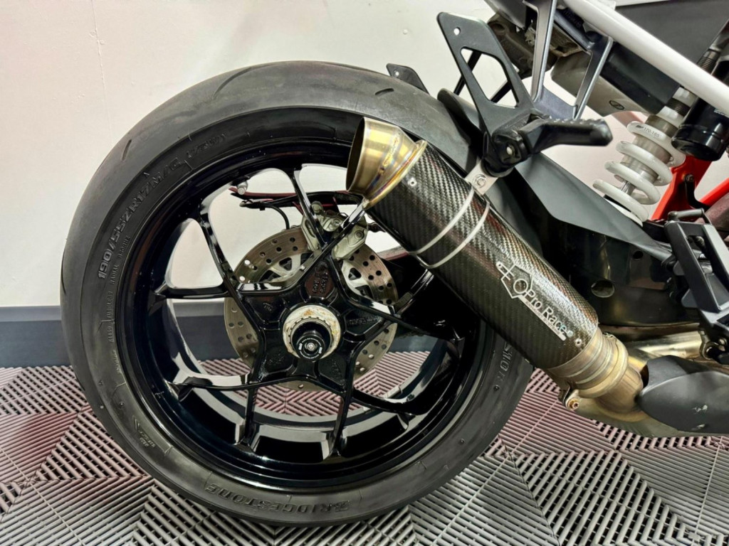 KTM 1290 SUPER DUKE R